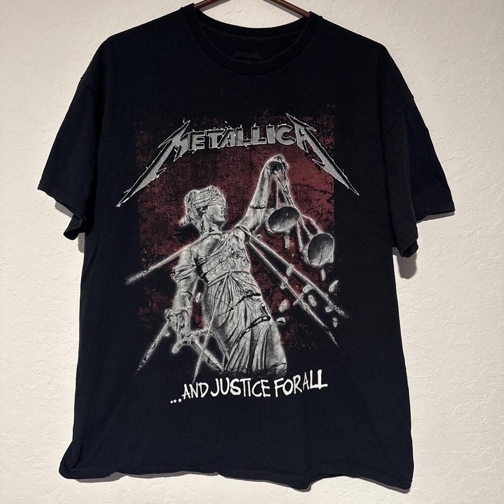 Metallica black shirt